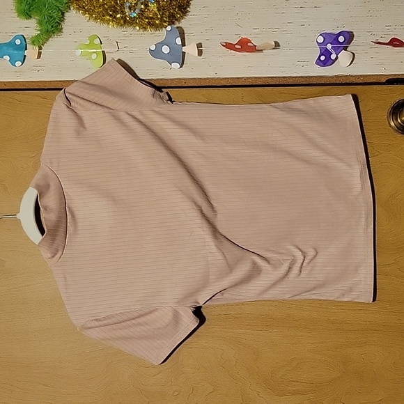 One-step up blush pink mockneck tee size medium - Picture 2 of 3